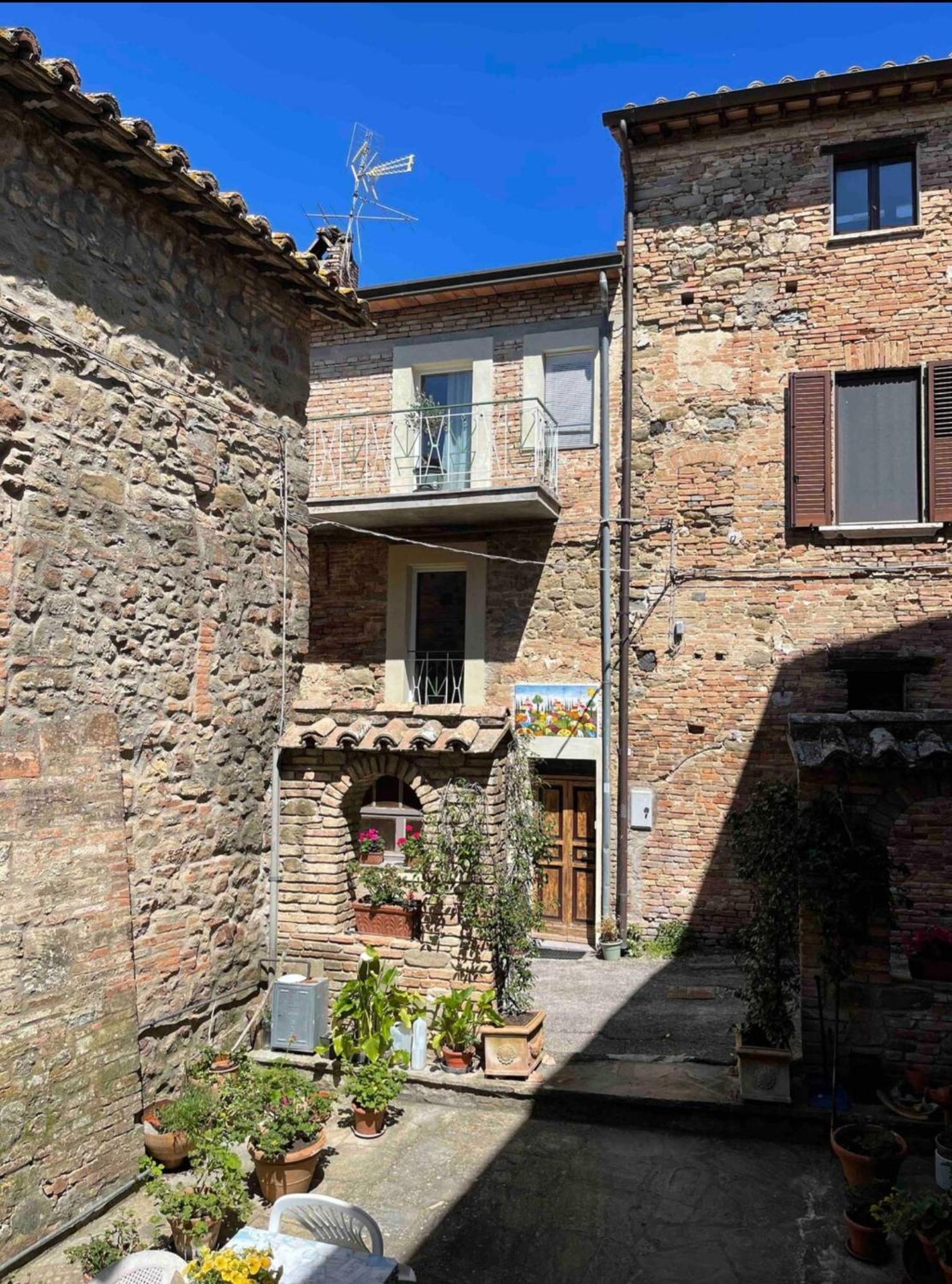 Casa Il Sole, Vicino Deruta Assisi Perugia Monte Falco Exterior photo